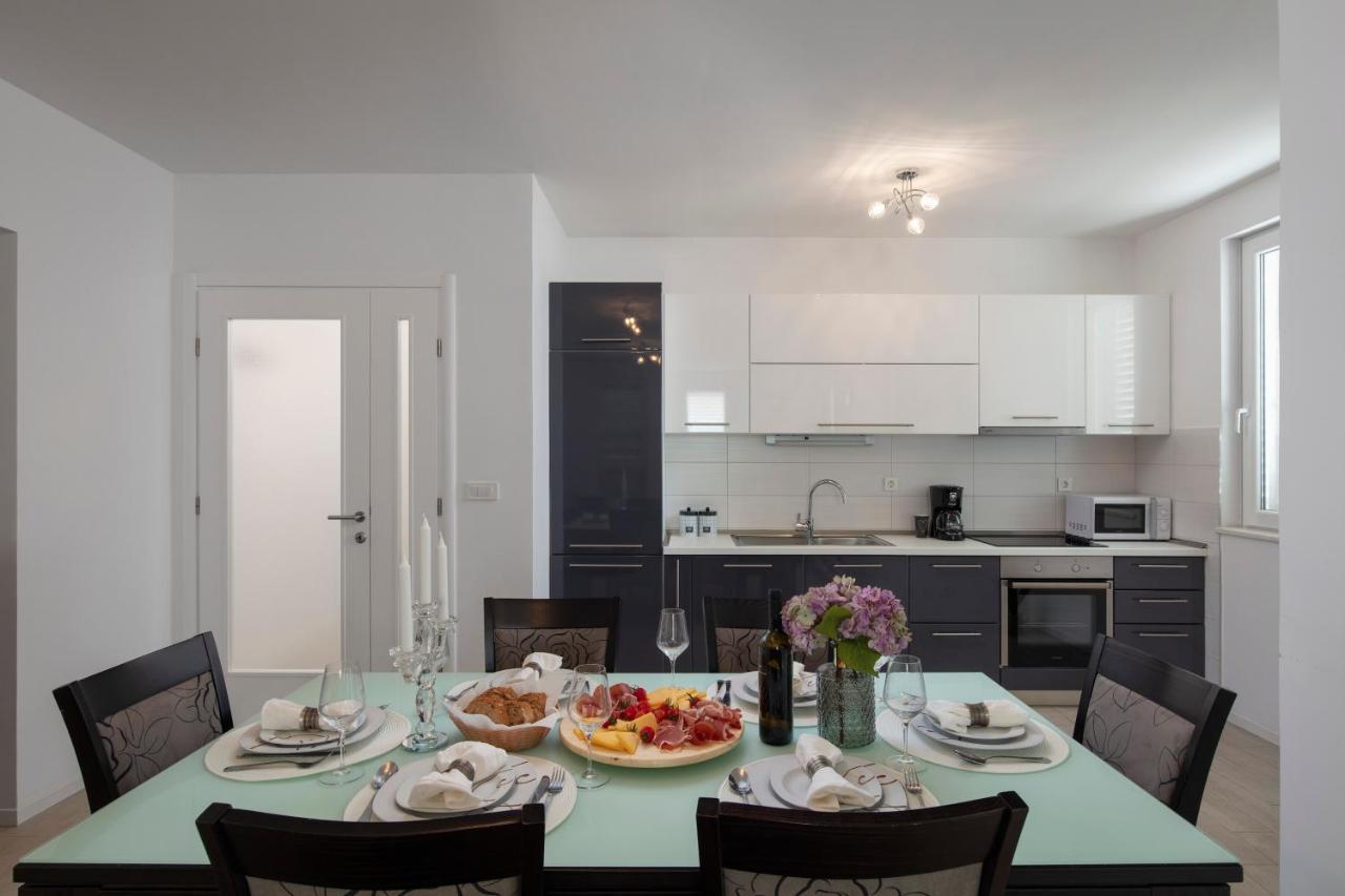 Apartments Tanita Подстрана Экстерьер фото